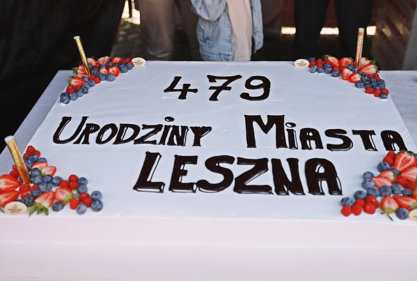 479. urodziny Leszna na Rynku. Muzyka, taniec i wspólne świętowanie
